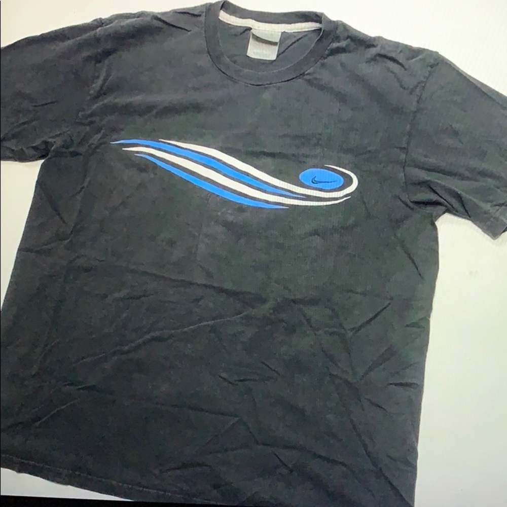 Nike vinatge swoosh graphic tee 2000 vinatge